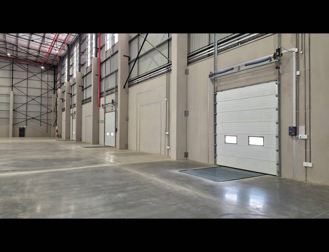 7,283M² WAREHOUSE TO LET IN JET PARK
